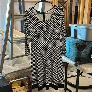 Elegant Black and White Geometric Dress